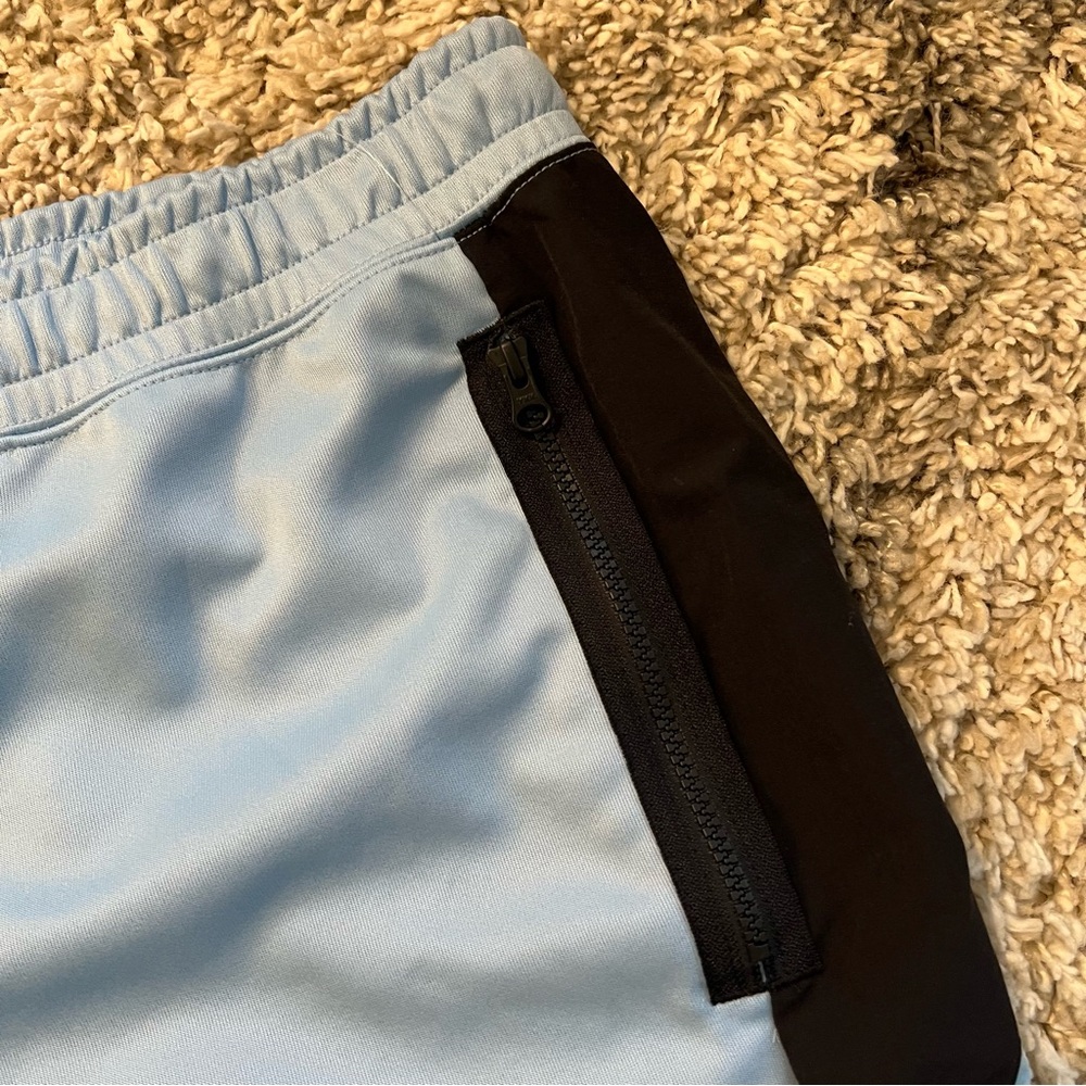✔️NWT✔️ NIKE Sportswear Air Max Shorts - Picture 5 of 10